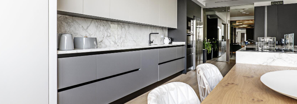 Cucine basse ad Alba: come sfruttare al meglio lo spazio verticale